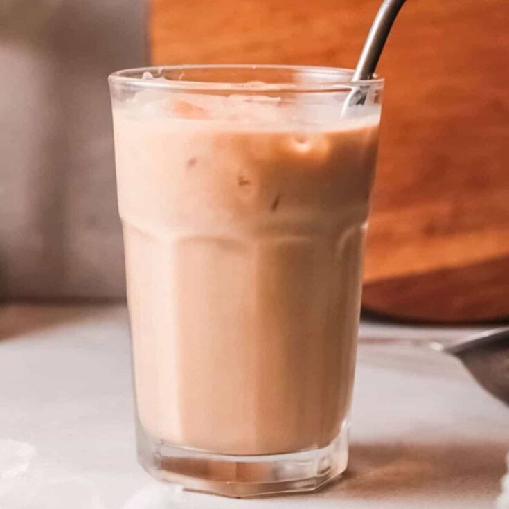 Iced vanilla latte