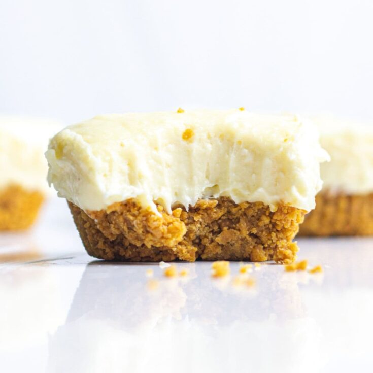 Mini no-bake bourbon eggnog cheesecakes