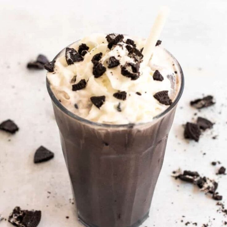 Oreo iced coffee drink