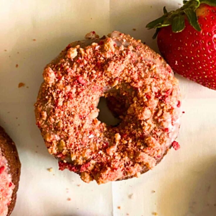 Strawberry crunch chocolate cake donut