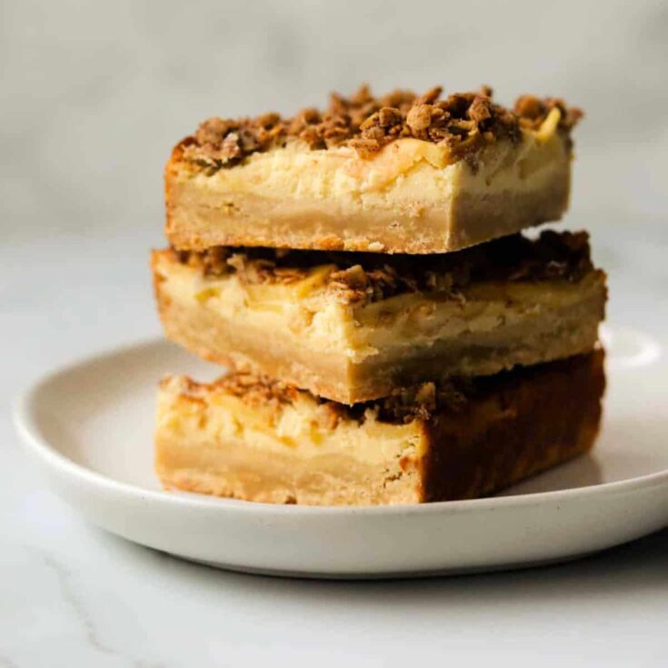 Apple crisp shortbread bars