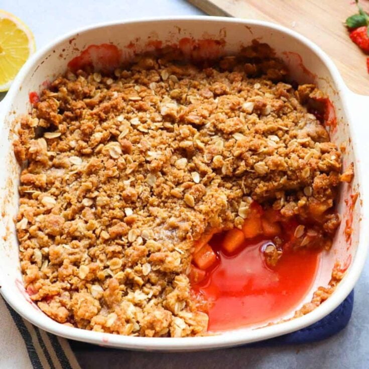 Apple strawberry crisp dessert