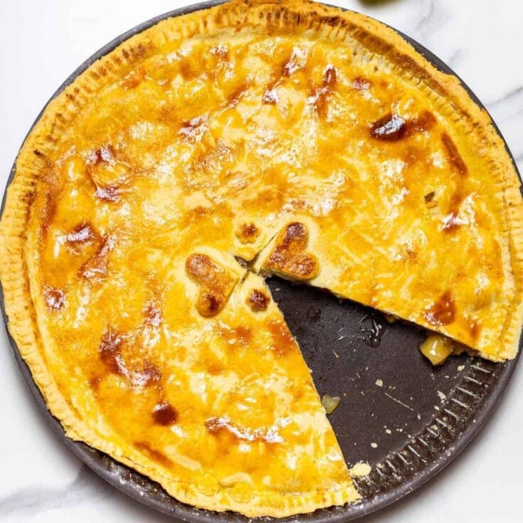 Cinnamon apple pie dessert