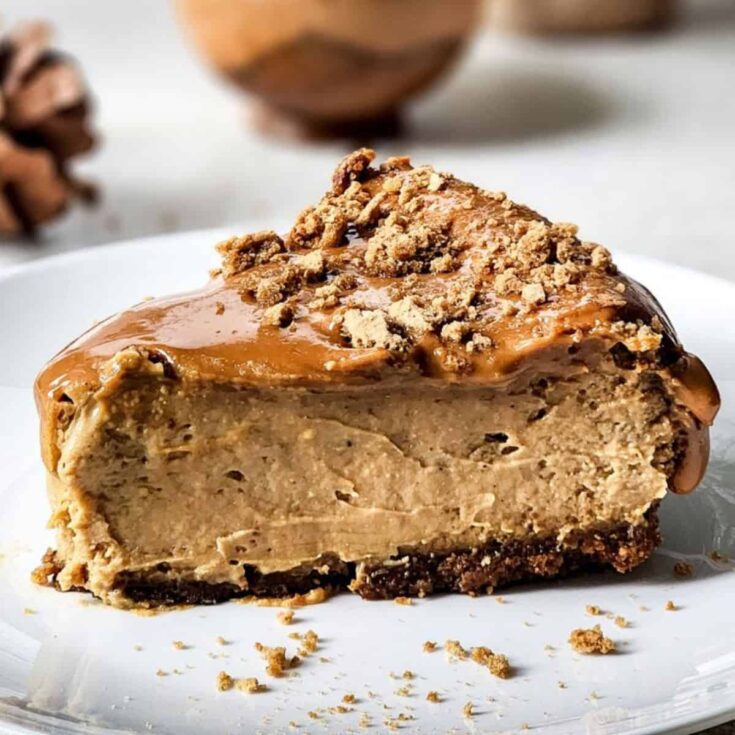 Gingerbread cheesecake with caramel toppings