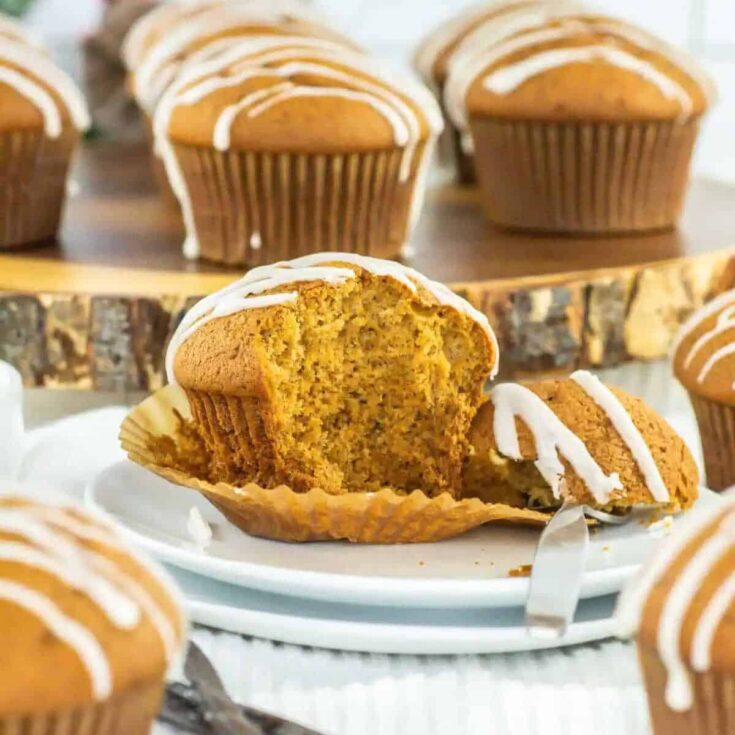Gingerbread muffins with vanilla bean glaze