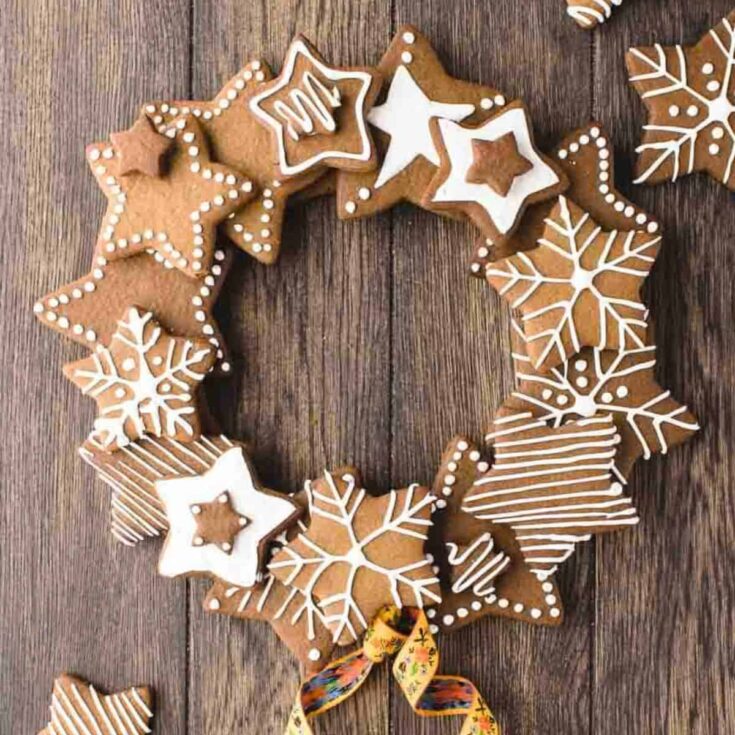 Gingerbread wreath cookies