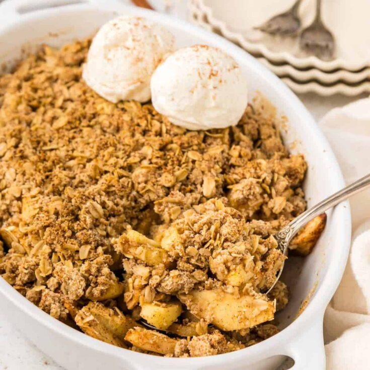 Healthy apple crisp dessert