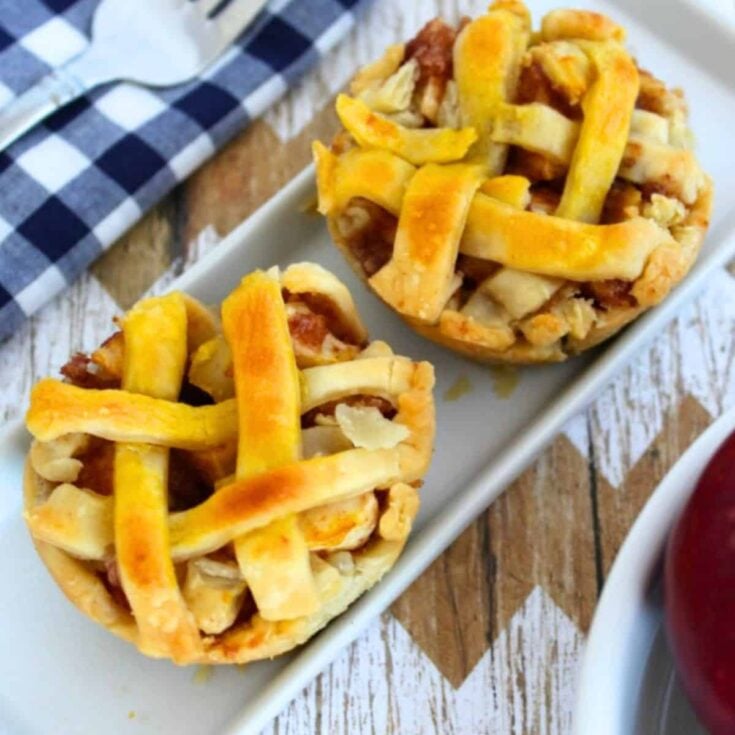 Mini lattice apple pies