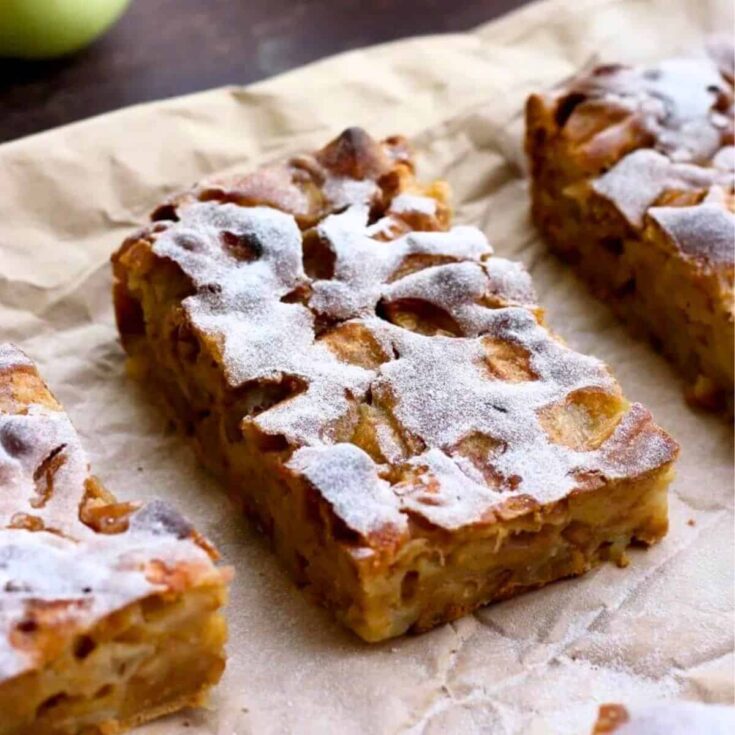 Sharlotka Russian apple pie