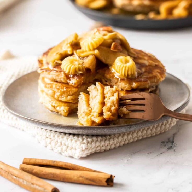 Apple cinnamon pancakes
