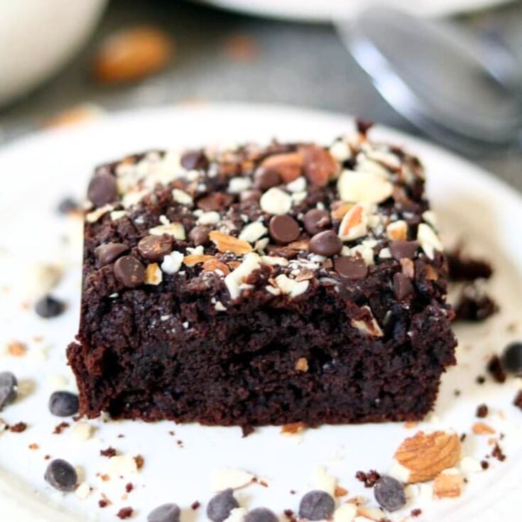 Vegan fudgy chocolate brownies