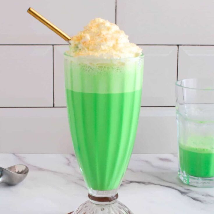 Non alcoholic green pandan milkshake drink