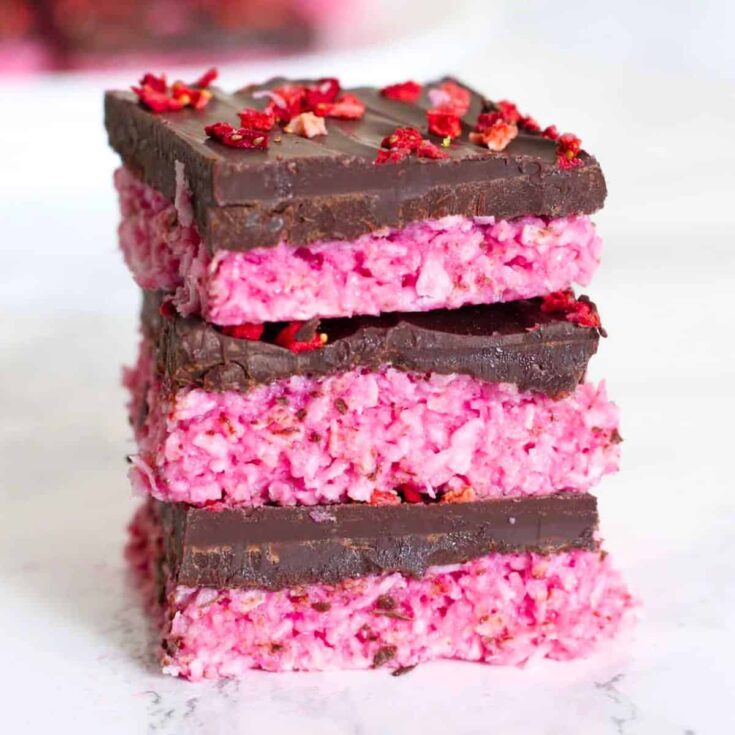 Raspberry ruffle traybake bars