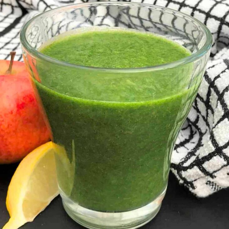 Spinach and apple smoothie