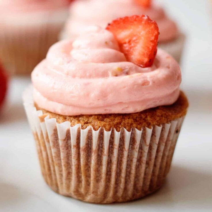 Strawberry churro cupcakes